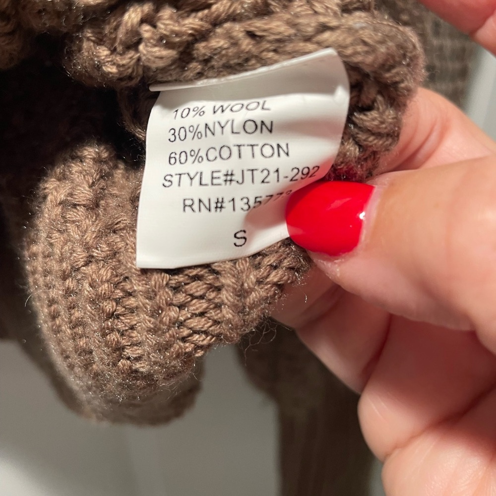 Olivaceous Sweater. Size: Small. NWT. Brown. Long Sleeve. - Picture 6 of 7